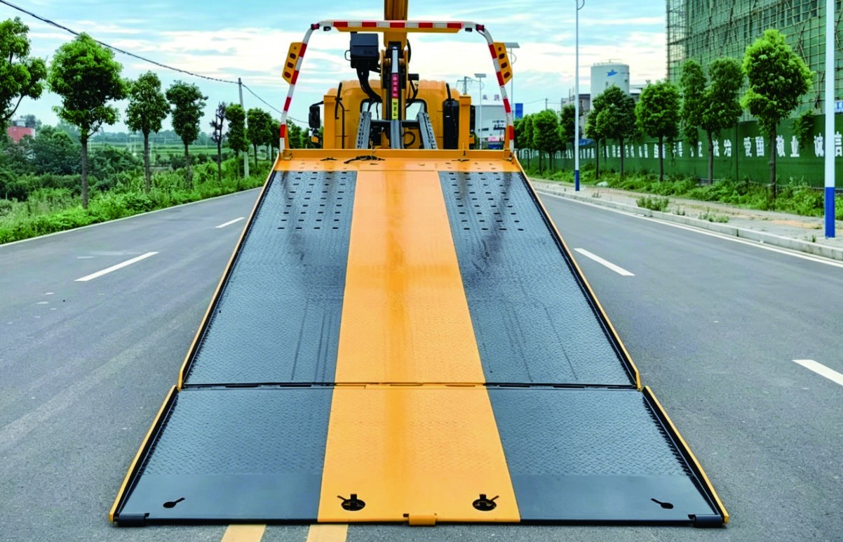 Auman Planetary Rear Double Bridge Obstacle Clearance Truck with Lift